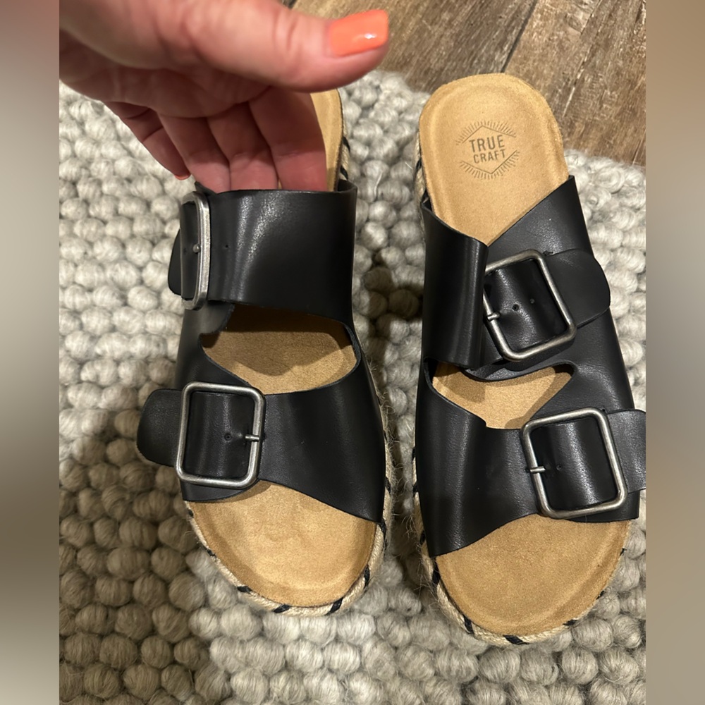 True Craft Black Women's Sandals